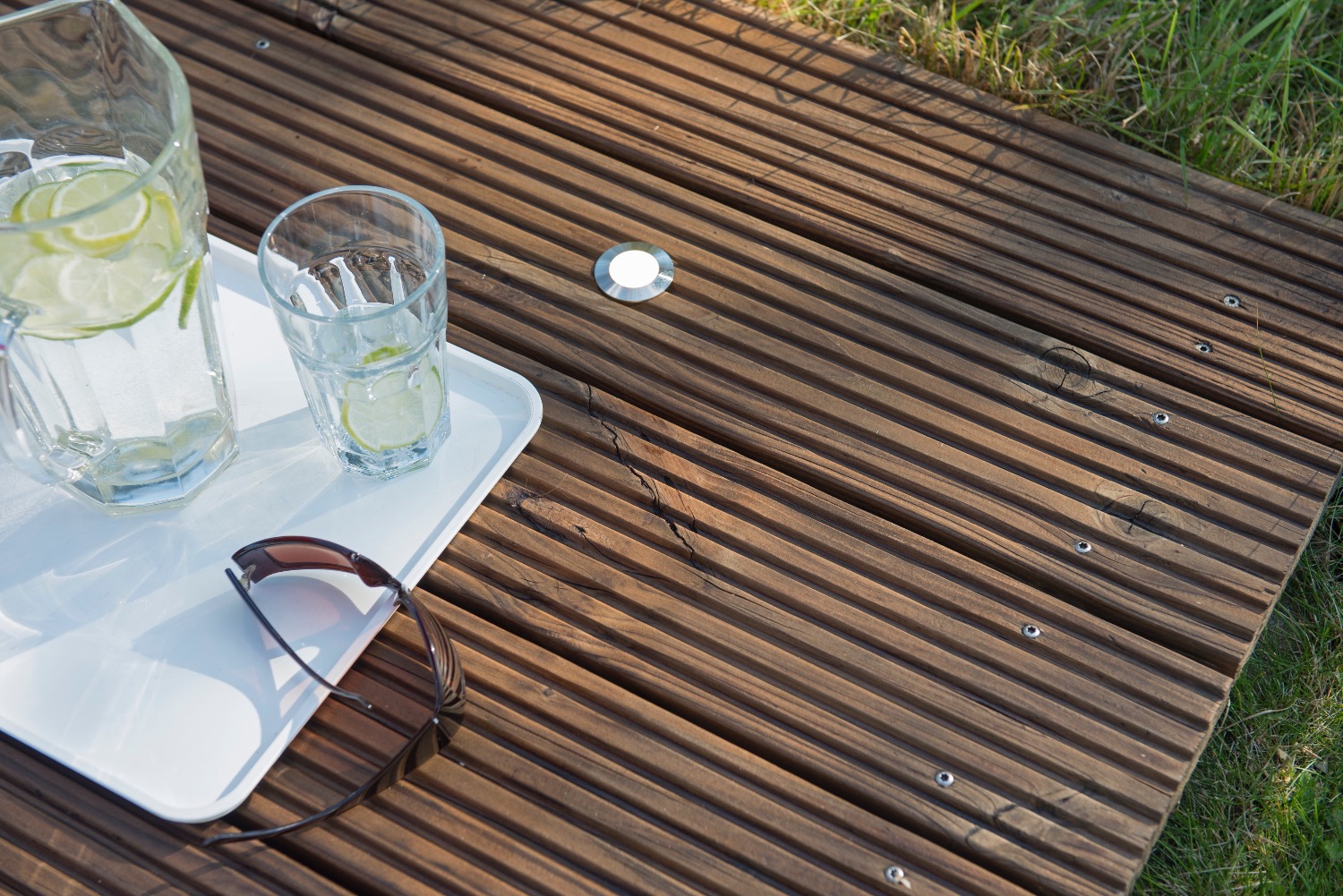 Holzterrasse: fertig! Holzterrasse: fertig!